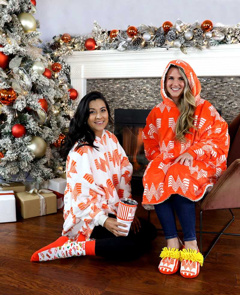 WBHQ22-Retail-Email-Holiday-5-CozyUp-1140×1400-NOTYPE